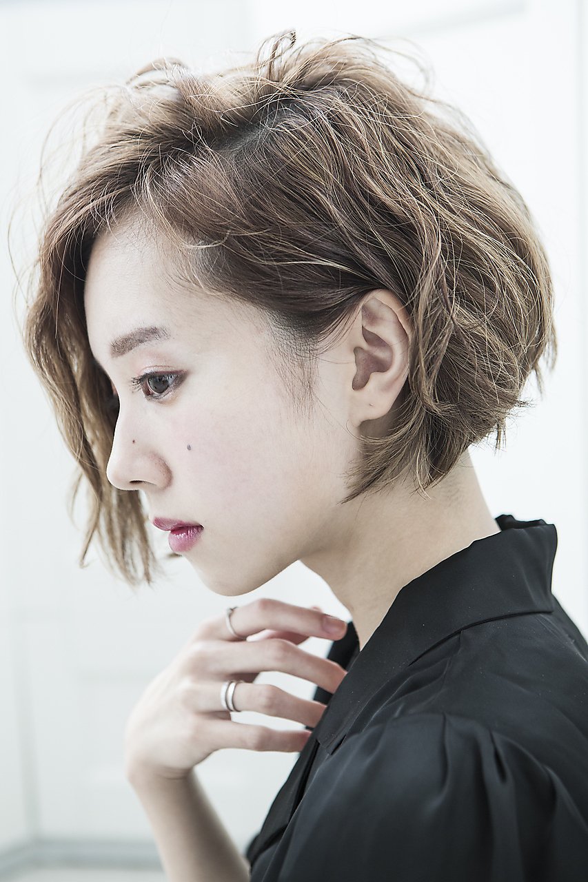 【miel hair bijoux】耳かけ前下がりショートボブ