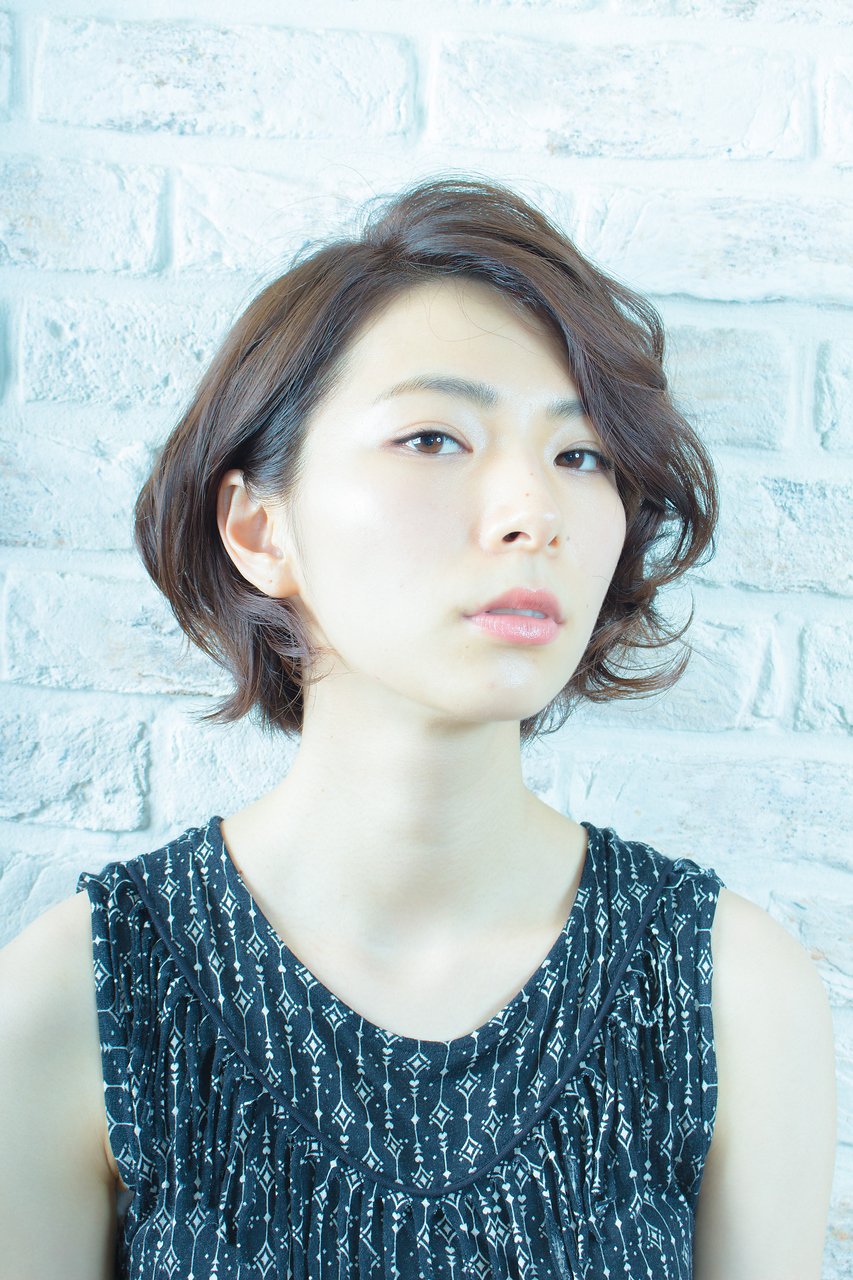 【LILIANA】グロッシーなウェーブのクールボブ♪