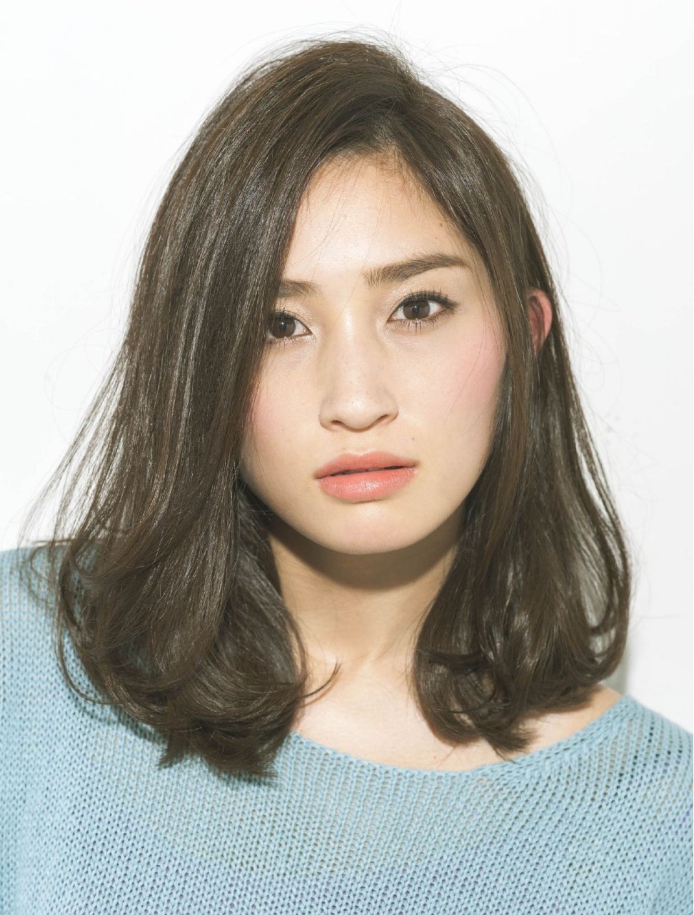 GARDEN『絹村友也』前髪なしミディアムボブ耳かけ毛先ワンカール