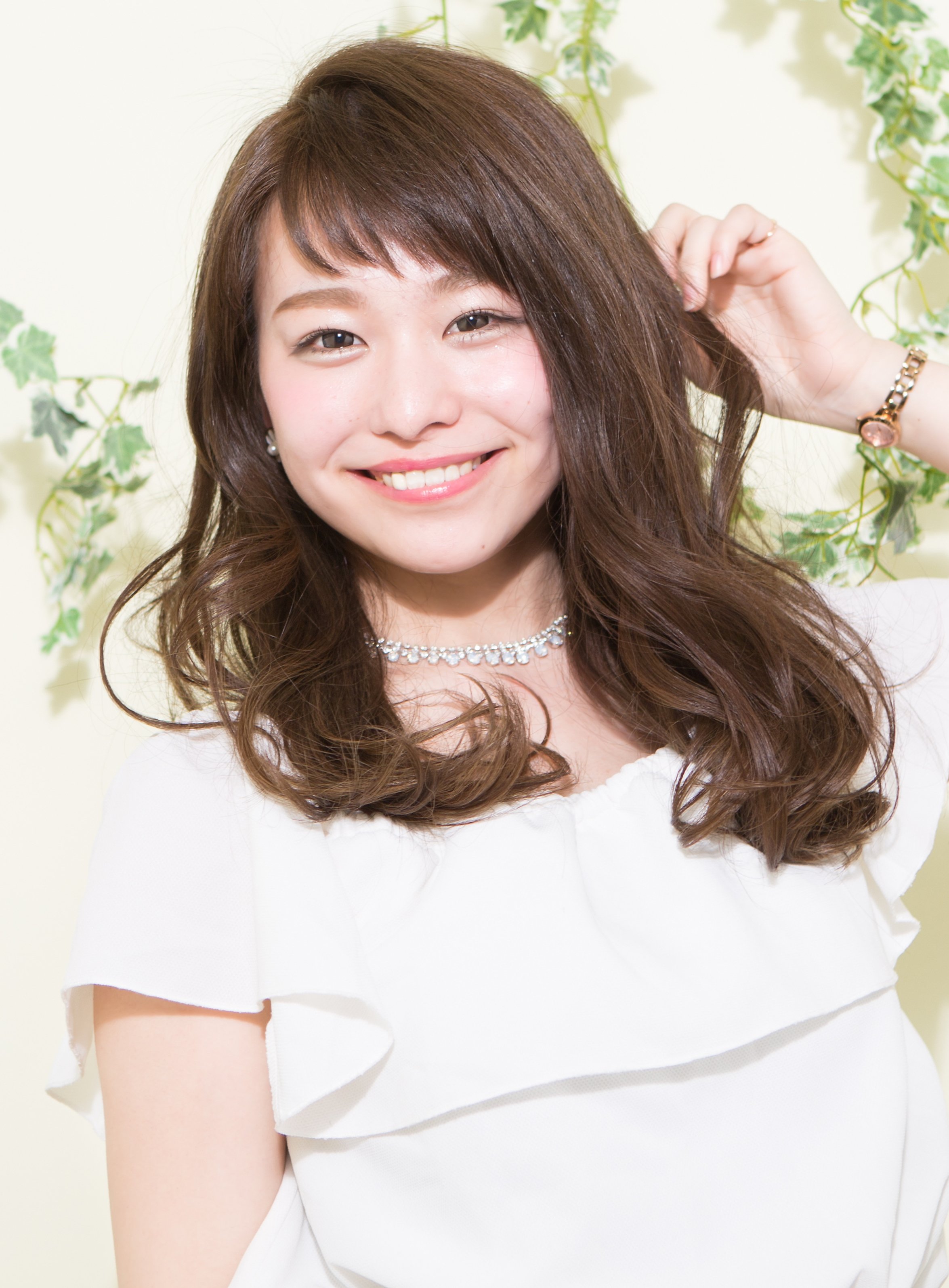 個性が光る 思い切ってアシメのショートバングにイメチェンしてみない ホットペッパービューティーマガジン