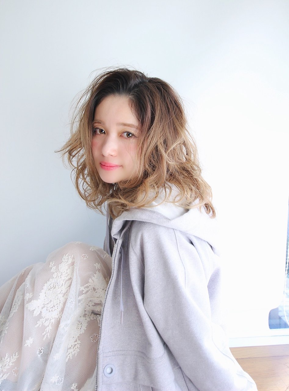 かわいいモテる髪型にチェンジしよう 気取らないふわふわ質感で女の子らしく ホットペッパービューティーマガジン