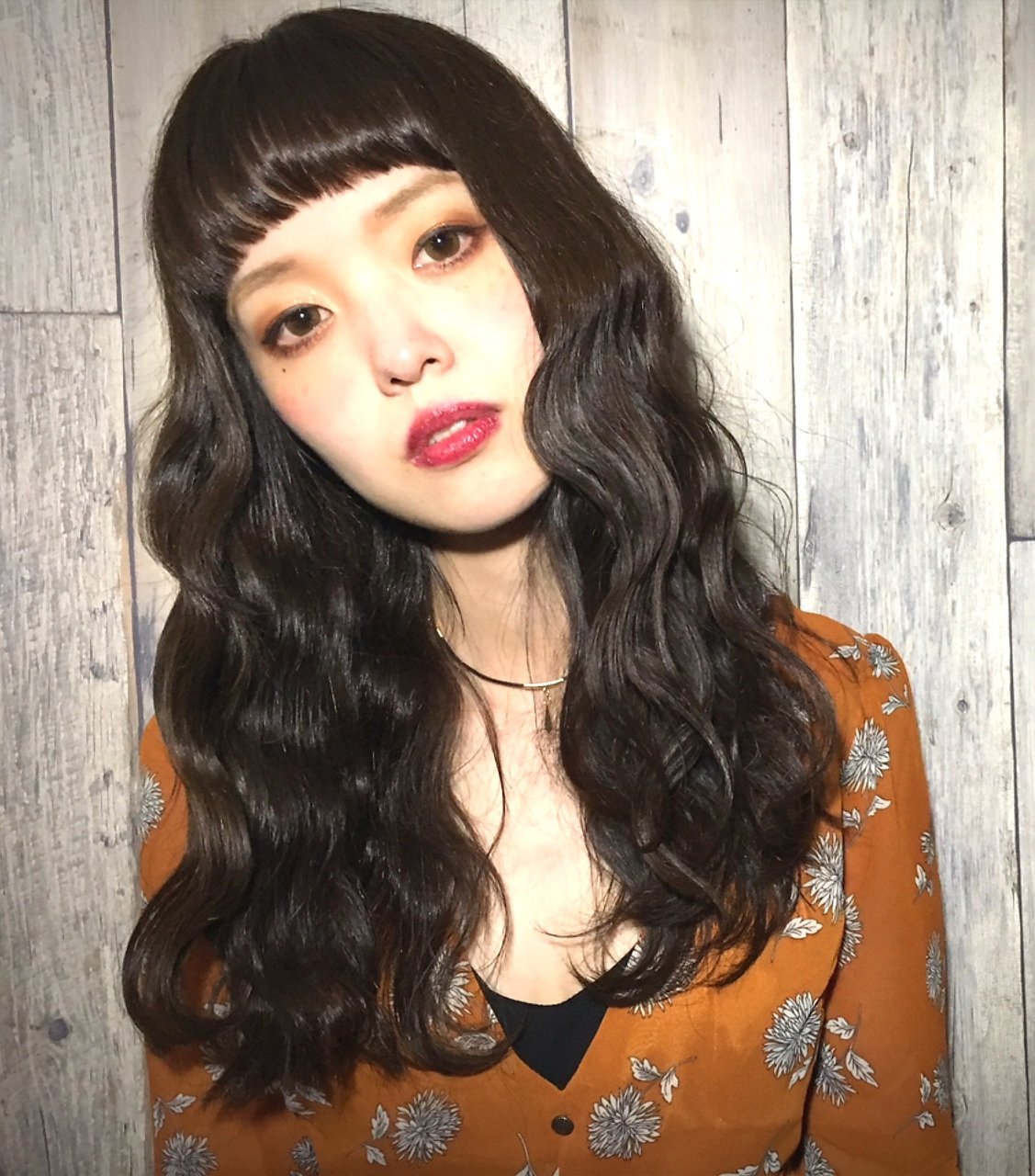 女っぽいのに媚びすぎていない 個性派におすすめなロングヘアスタイル集 ホットペッパービューティーマガジン 女っぽいのに媚びすぎていない 個性派におすすめなロングヘアスタイル集 ホットペッパービューティーマガジン