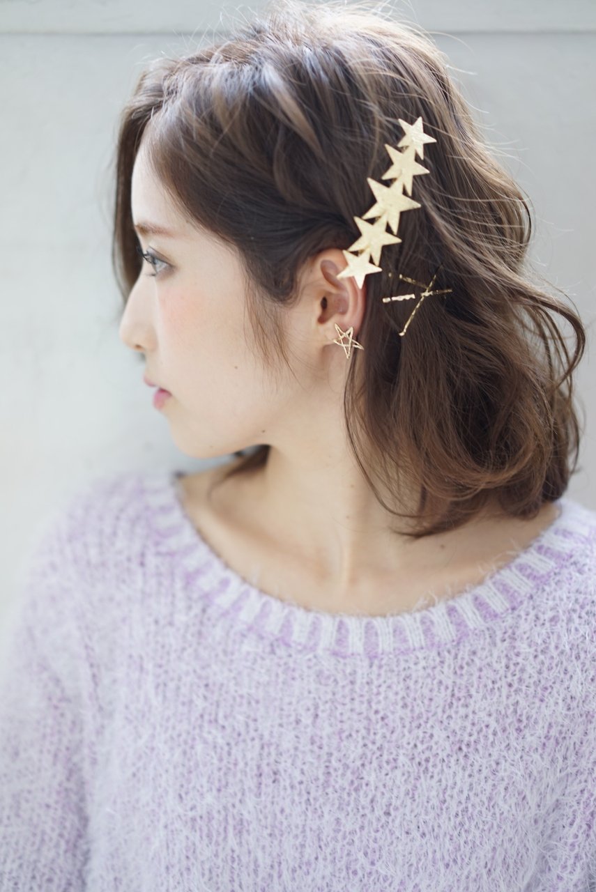 髪留めプラスで気分がアガる 注目の次世代ヘアアレンジを今すぐチェック ホットペッパービューティーマガジン