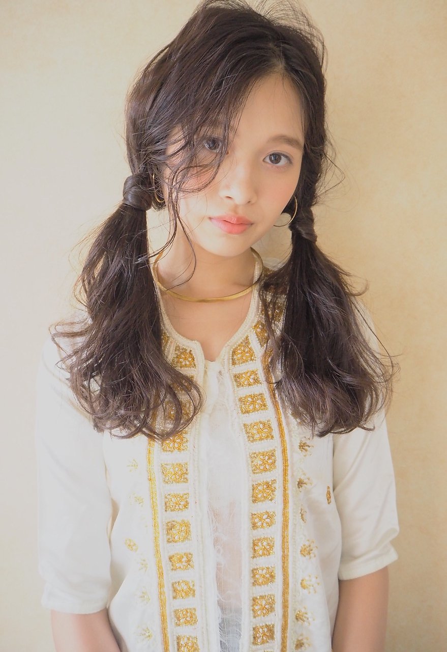 ツインテールはおしゃれに進化している 二つ結びのキュートなおすすめヘアアレンジ ホットペッパービューティーマガジン ツインテールはおしゃれに進化している 二つ結びのキュートなおすすめヘアアレンジ ホットペッパービューティーマガジン