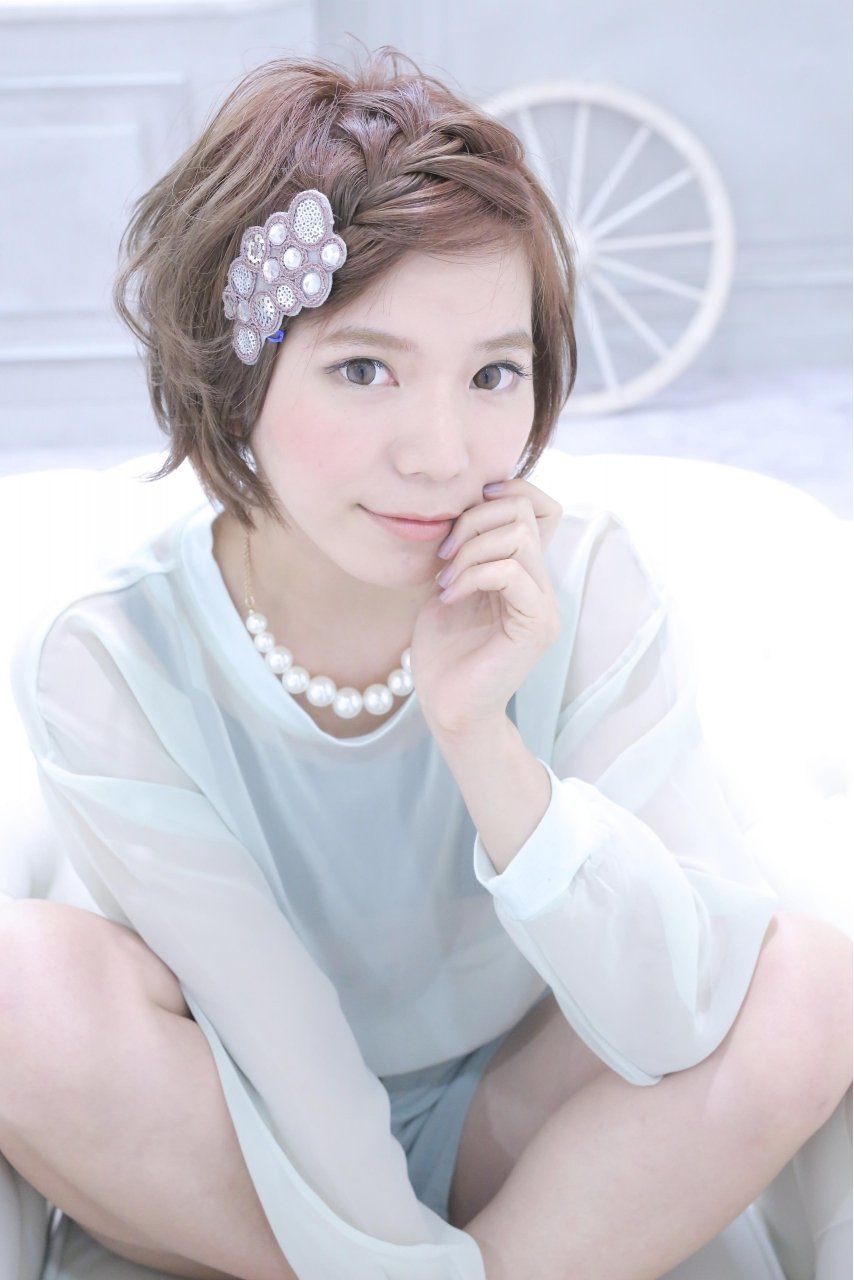 おしゃれは前髪で差をつける 編み込み前髪で作るとっておきのヘアアレンジ ホットペッパービューティーマガジン