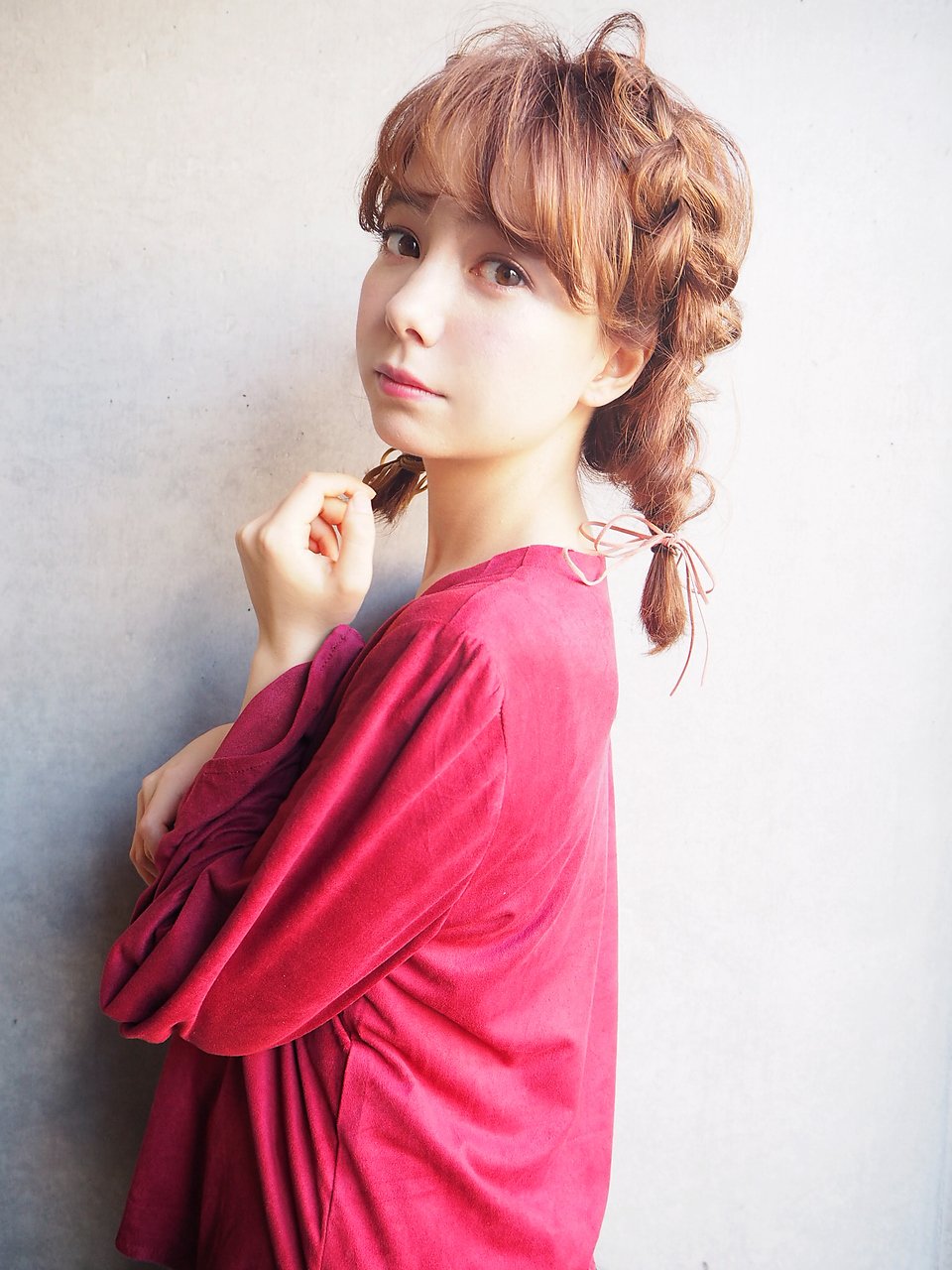 上品にまとめて女性らしさをアップ レトロな編み込みヘアアレンジ ホットペッパービューティーマガジン