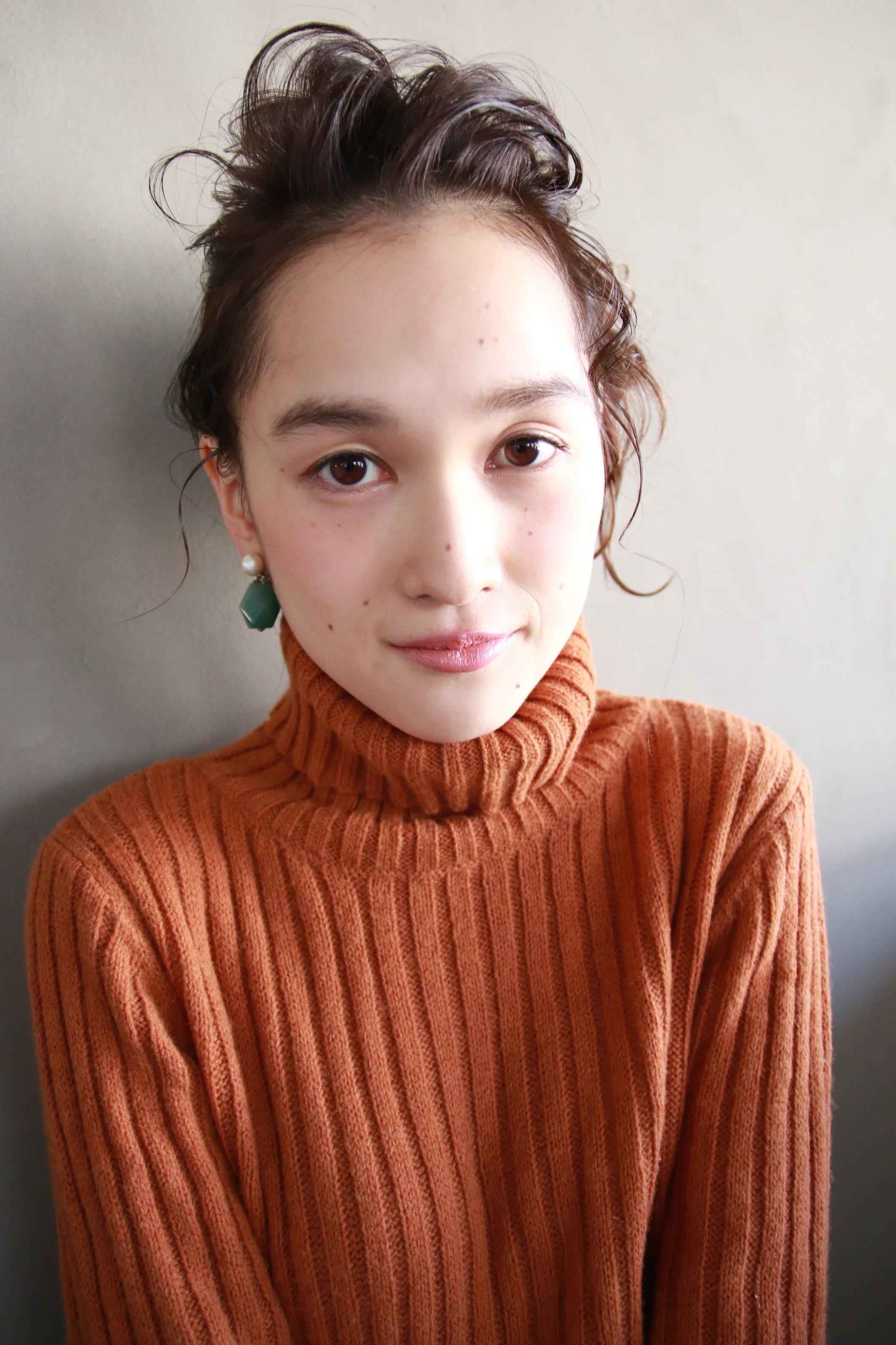 女っぷりも大人っぽさもグンっとup オールバックヘアアレンジのすすめ ホットペッパービューティーマガジン 女っぷりも大人っぽさもグンっとup オールバックヘアアレンジのすすめ ホットペッパービューティーマガジン