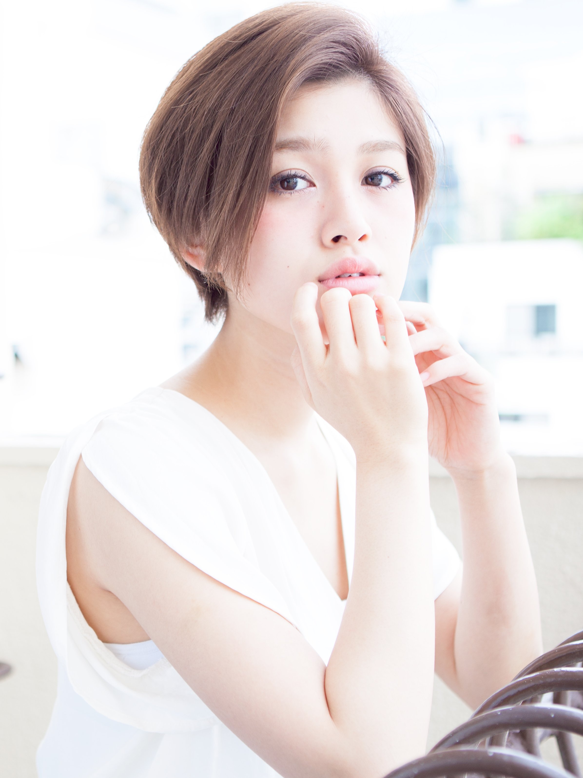 かきあげ前髪大人ヘルシーロハスおしゃれ前下がりボブショート