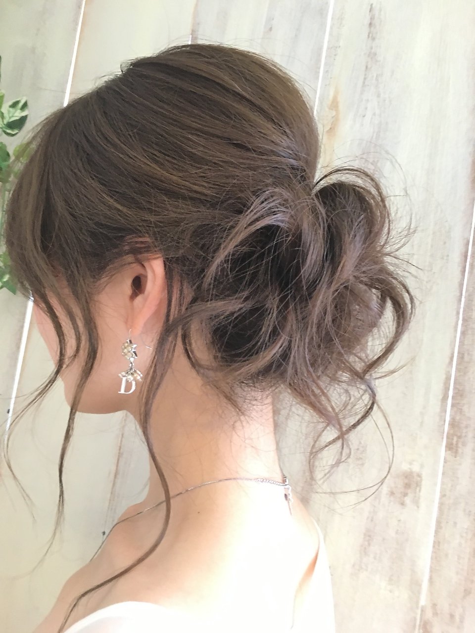 結婚式にはアップスタイルがベターなスタイル きちんと感で叶える褒められへア ホットペッパービューティーマガジン