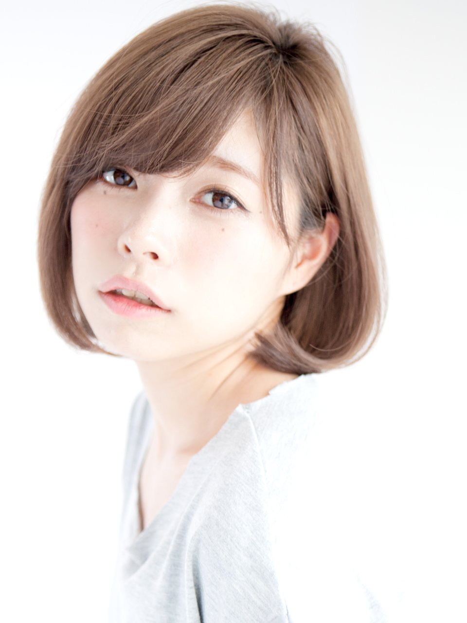 耳掛けナチュラル透明感つやストレート内巻きおフェロボブロブ