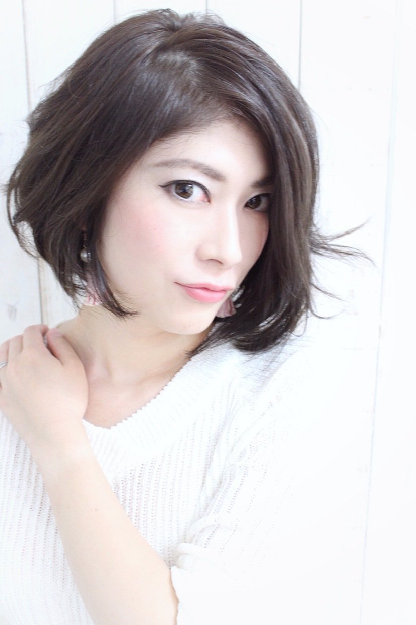 dee ツヤ感グレージュ×ふんわりボブ