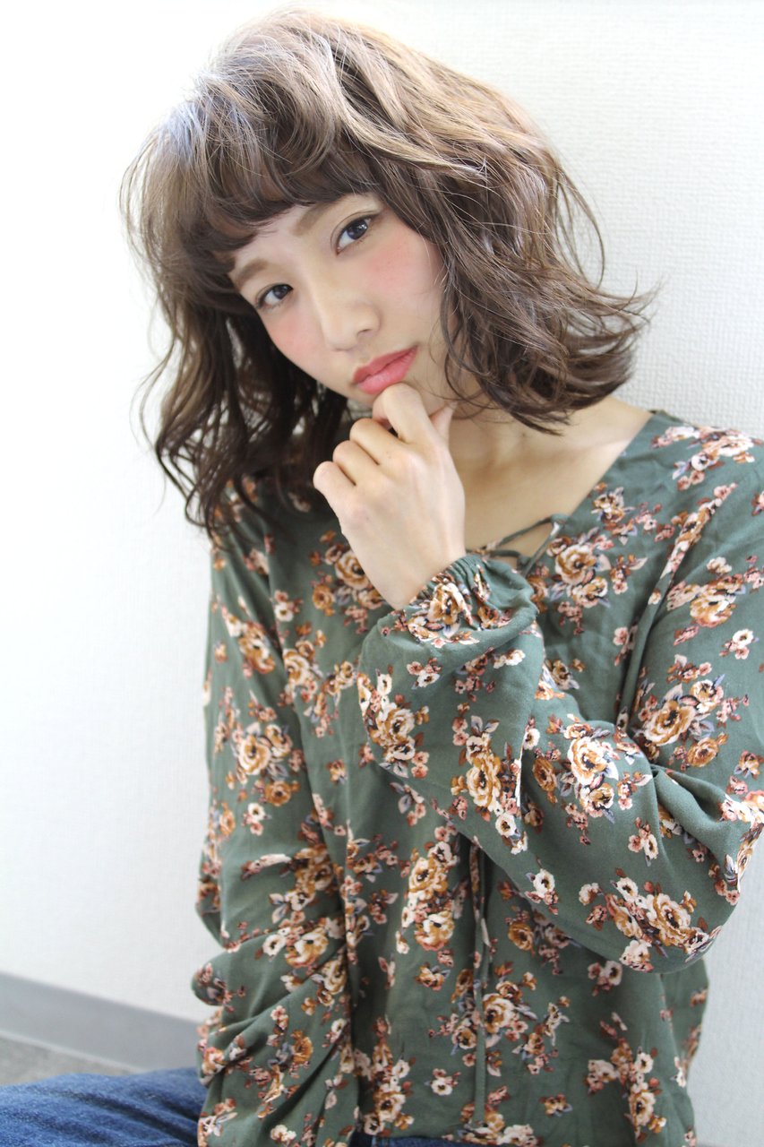 大人かわいい ふわふわ前髪 でキュンとするシルエットを手に入れよう ホットペッパービューティーマガジン 大人かわいい ふわふわ前髪 でキュンとするシルエットを手に入れよう ホットペッパービューティーマガジン