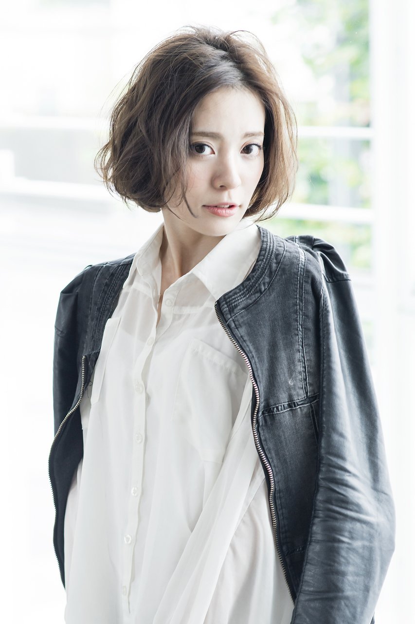 シックでフェミニンなほわっとボブ【U-REALM 井上信洋】