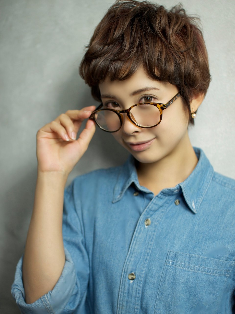 40代のショートヘア パーマスタイル特集 大人の髪型は前髪でイメージを変えて楽しもう ホットペッパービューティーマガジン 40代のショートヘア パーマスタイル特集 大人の髪型は前髪でイメージを変えて楽しもう ホットペッパービューティーマガジン