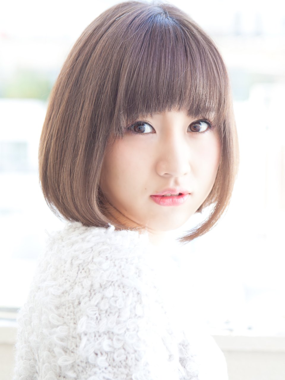 グレージュスポンテニアスフリンジバングマッシュ前下がりボブ