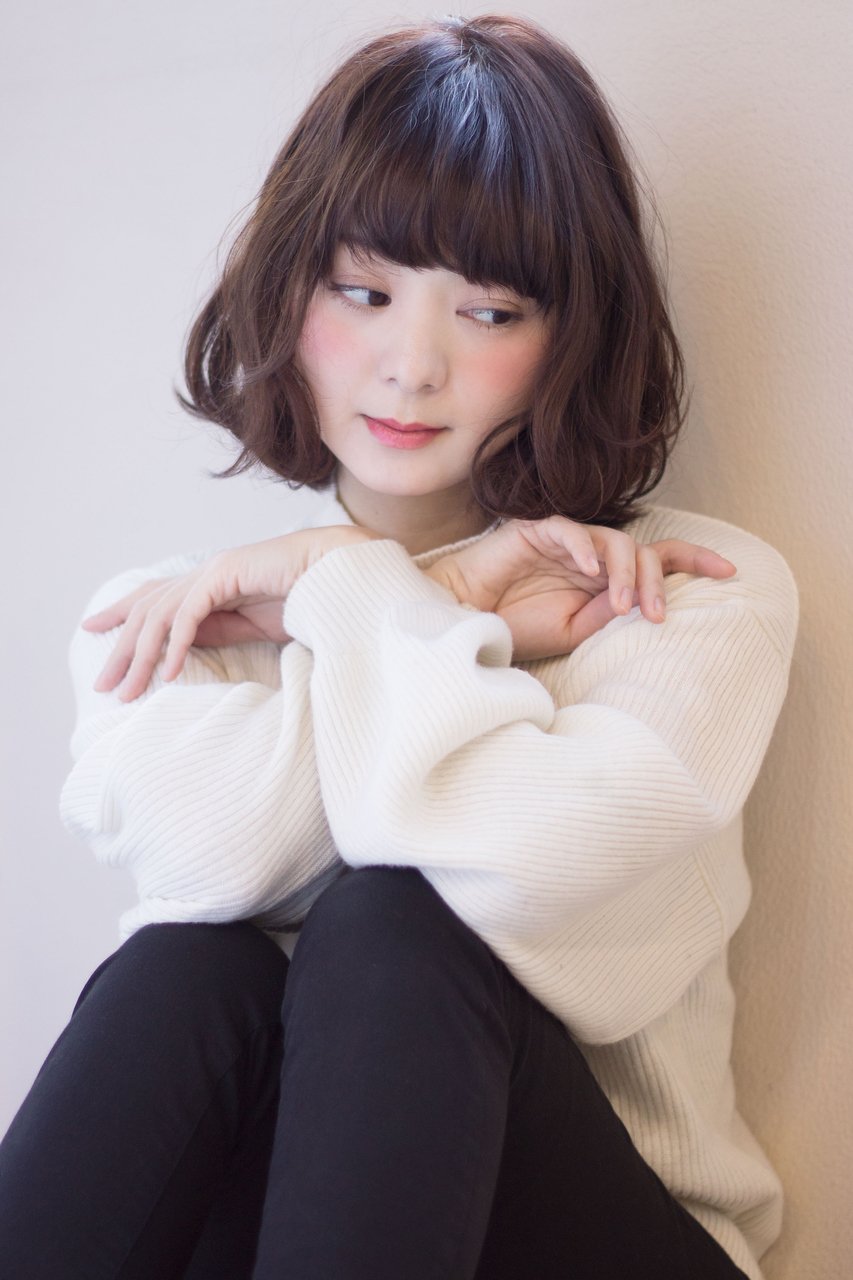 スポンテニアスなグレージュ♪大きめウェーブボブ