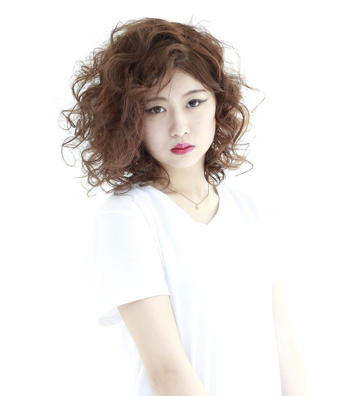おしゃれに進化したソバージュが新鮮 レトロかわいいヘアスタイル特集 ホットペッパービューティーマガジン