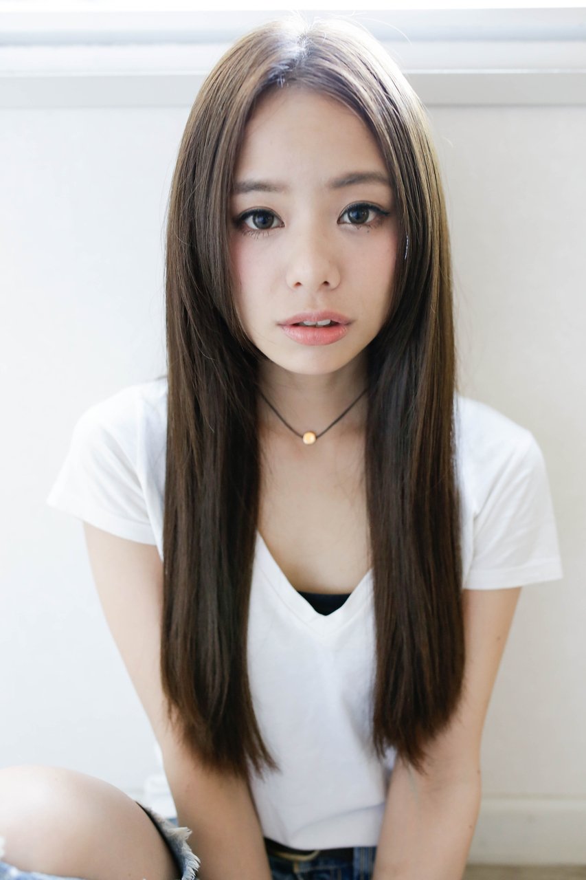 おでこすっきりで明るい表情に デコ出し のヘアスタイルをチェックしてみて ホットペッパービューティーマガジン