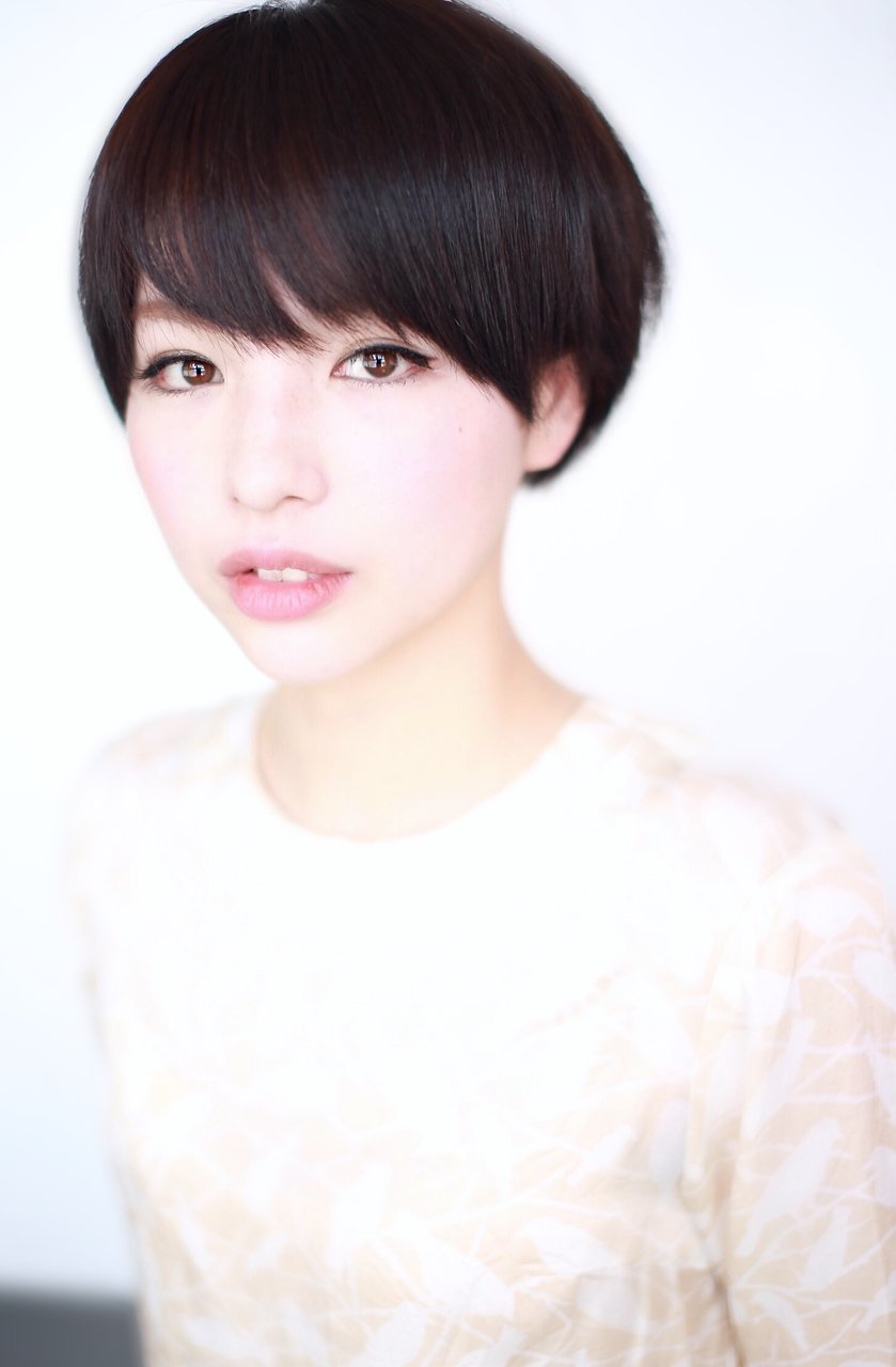 ナチュラルフェミニン×黒髪ショート