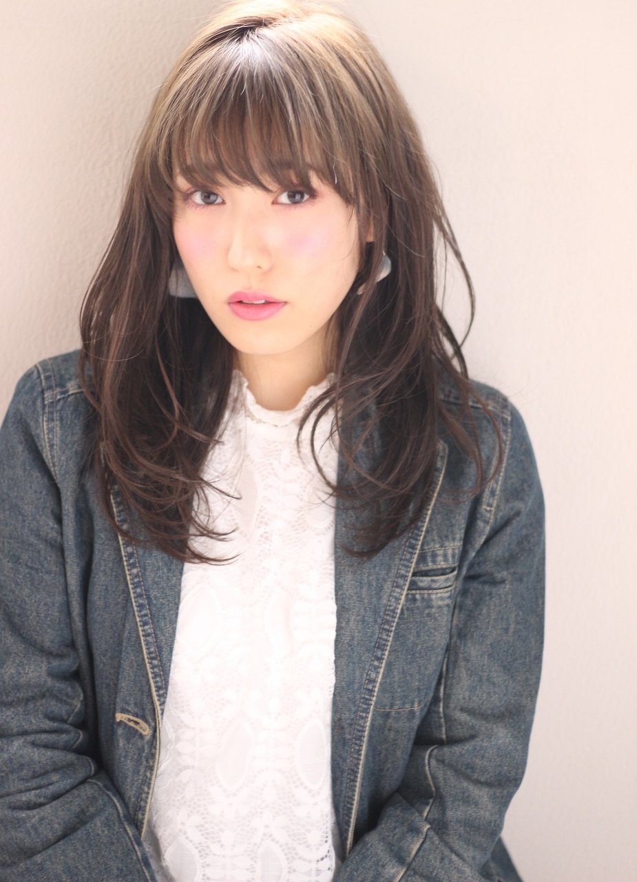 大人色っぽゆるセミロングアッシュグレージュ