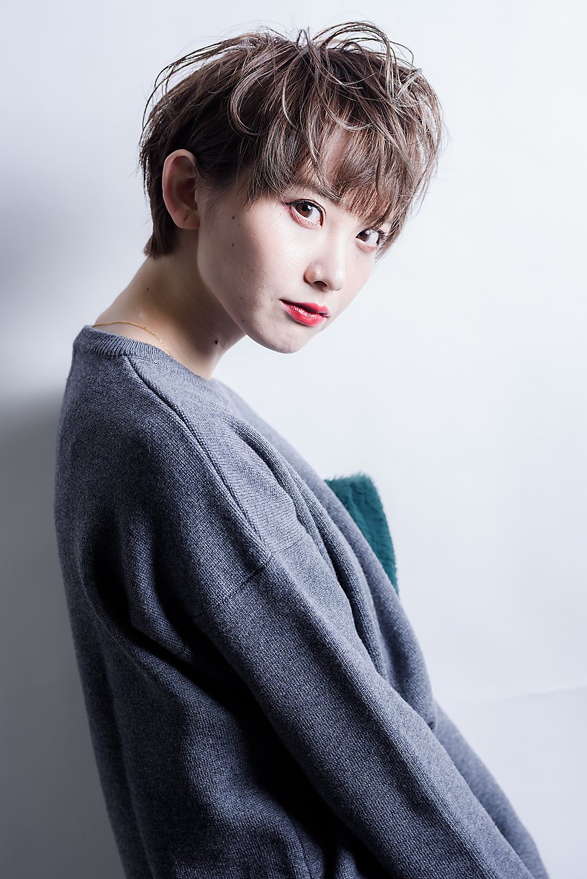 大人かっこいい耳かけショートスタイル【miel hair blanc】