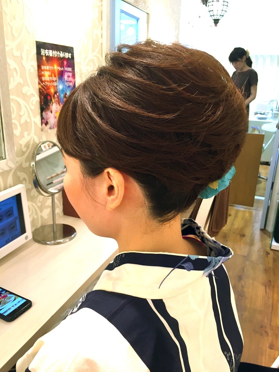 夜会巻き風アップ♪