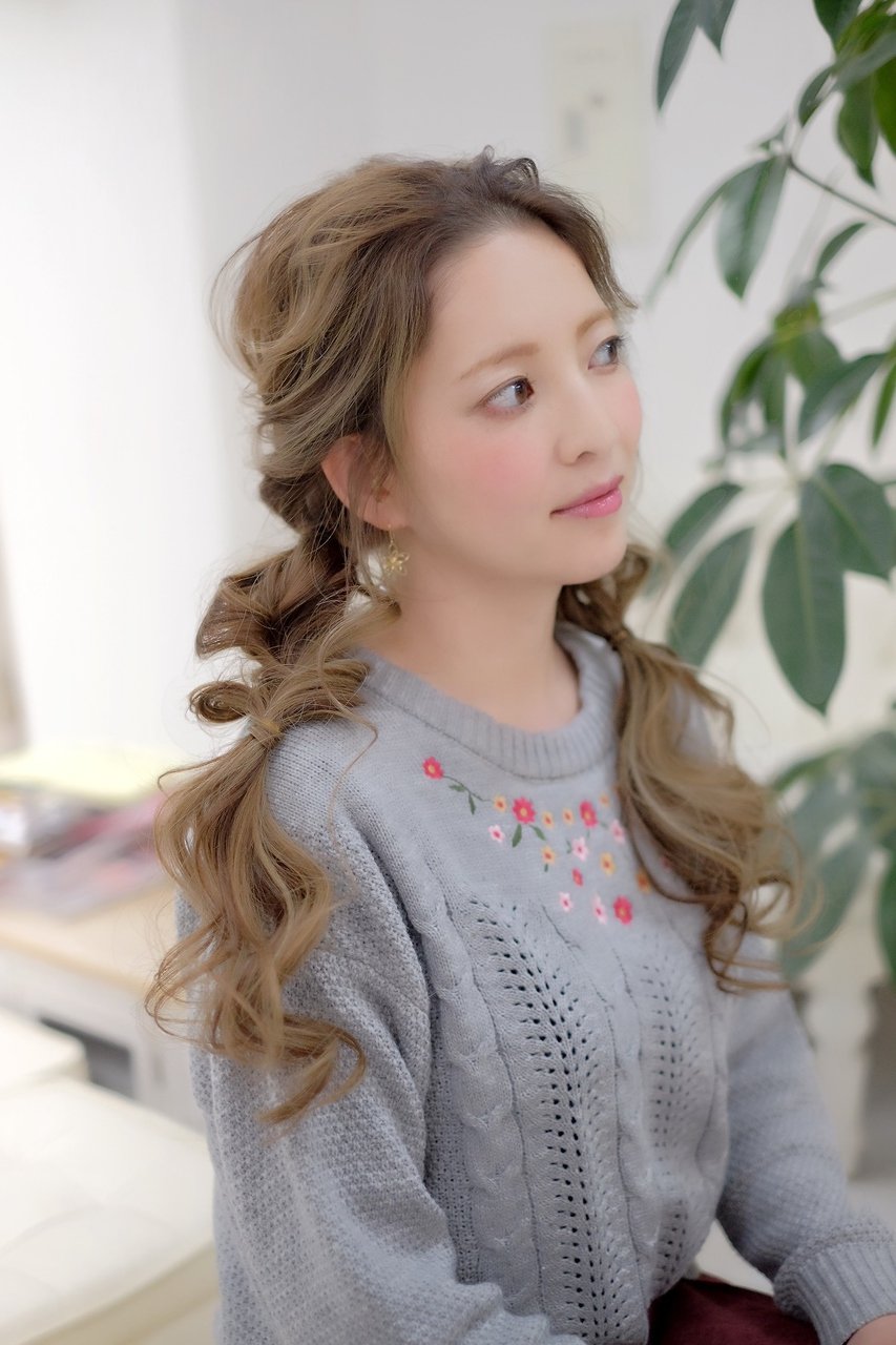 くるりんぱのウエーブツインテール