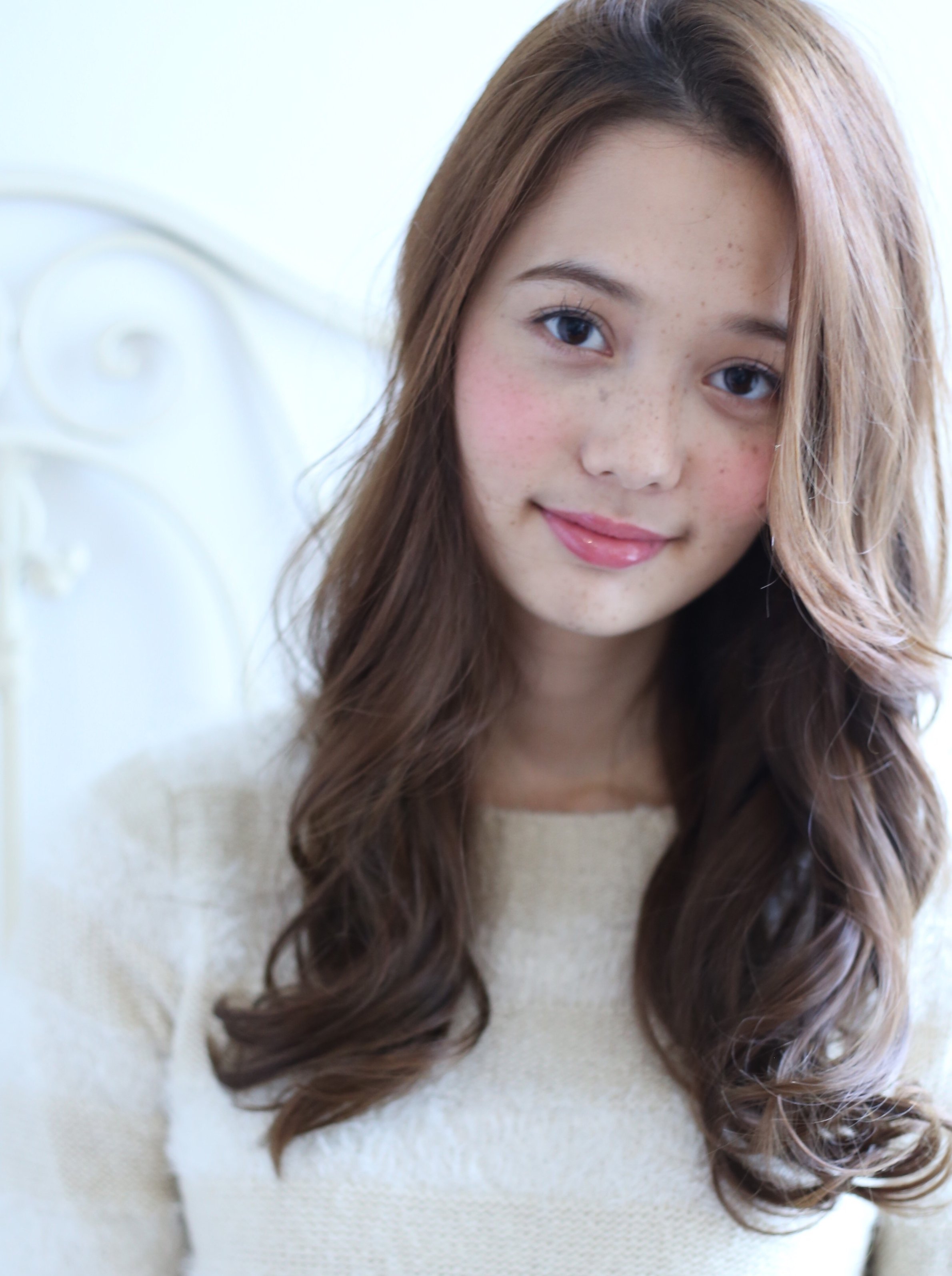 【Allure】大人可愛い目指すなら 緩やかカールウェーブ艶カラー