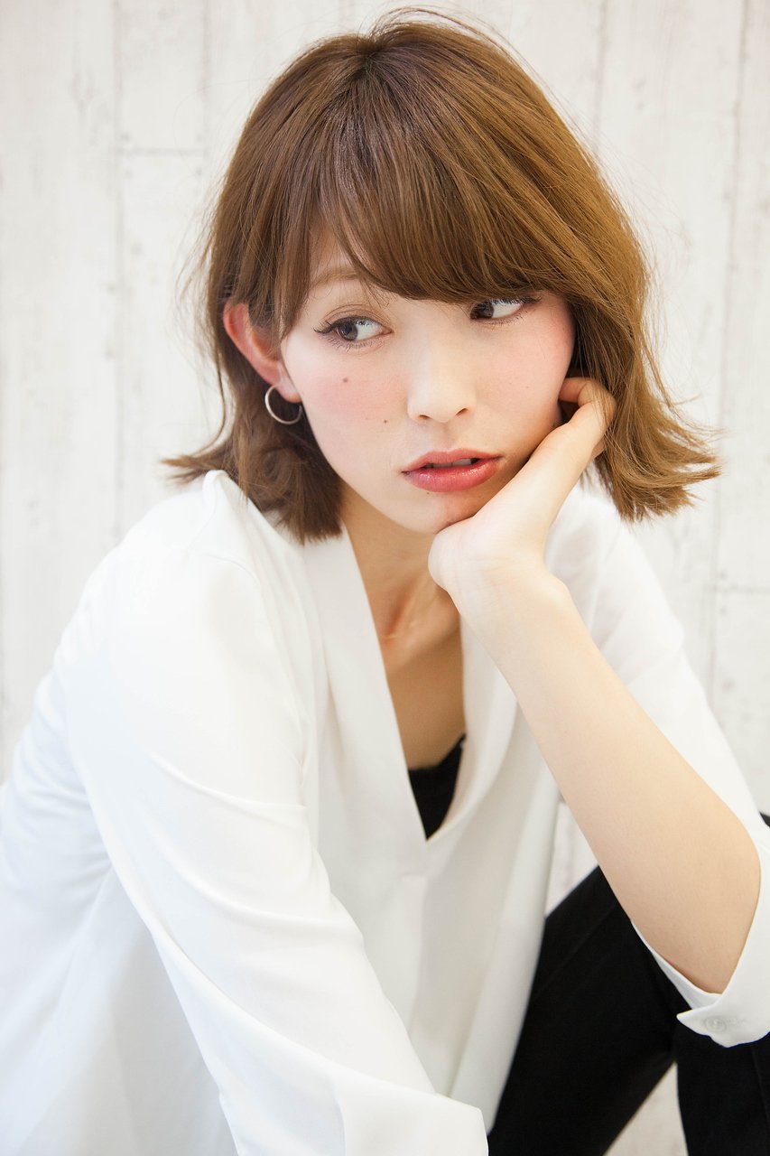 外ハネ切りっぱなしボブ