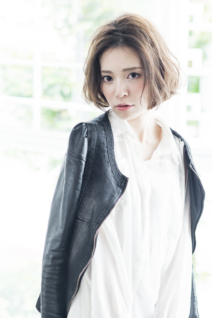 シックでフェミニンなほわっとボブ【U-REALM 井上信洋】