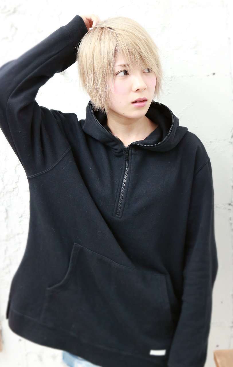 パーカー◎金髪ショート Lienge森藤