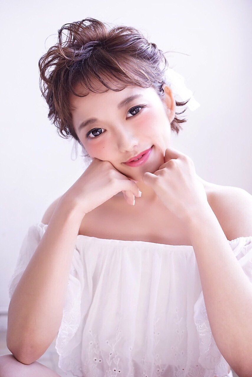 披露宴の髪型はもう迷わない 大人びた華やぎがまとえる レングス別 ヘアアレンジ集 ホットペッパービューティーマガジン