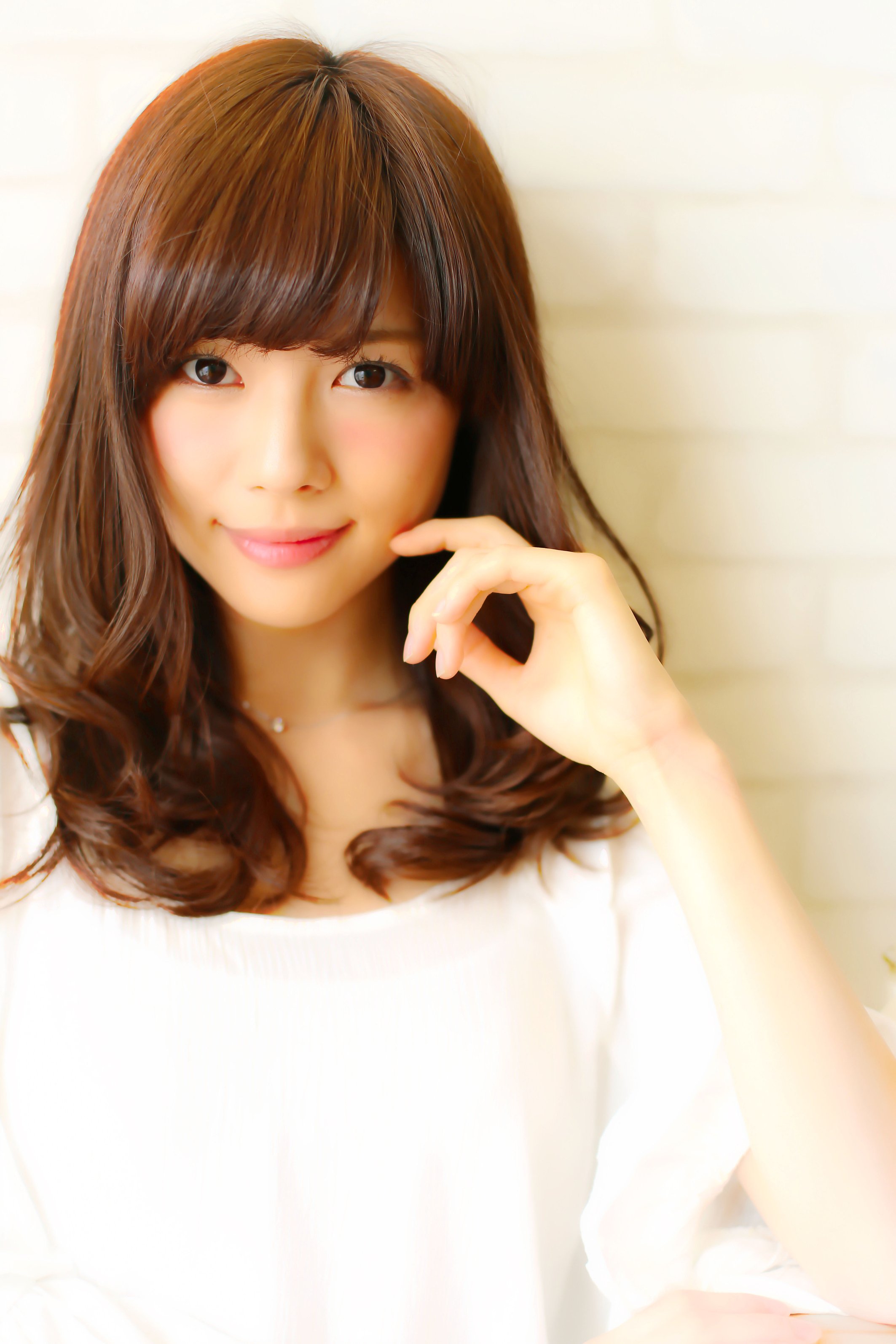 髪色を秋カラーに衣替えしよう この秋おすすめのダーク系のヘアカラーで 季節を先取りしてみない ホットペッパービューティーマガジン