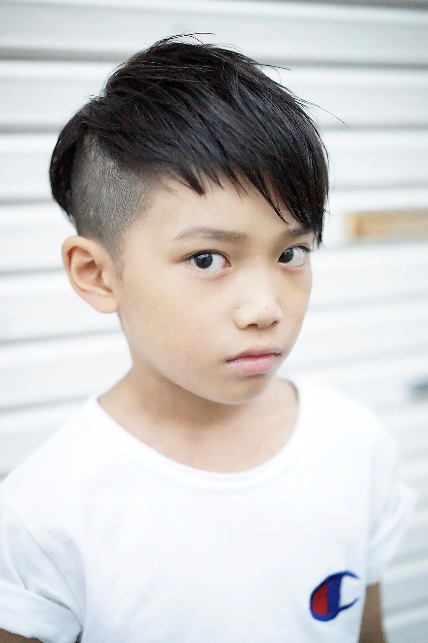 19年冬の男の子の髪型カタログ おしゃれなキッズヘアは前髪がポイント ホットペッパービューティーマガジン 19年冬の男の子の髪型カタログ おしゃれなキッズヘアは前髪がポイント ホットペッパービューティーマガジン