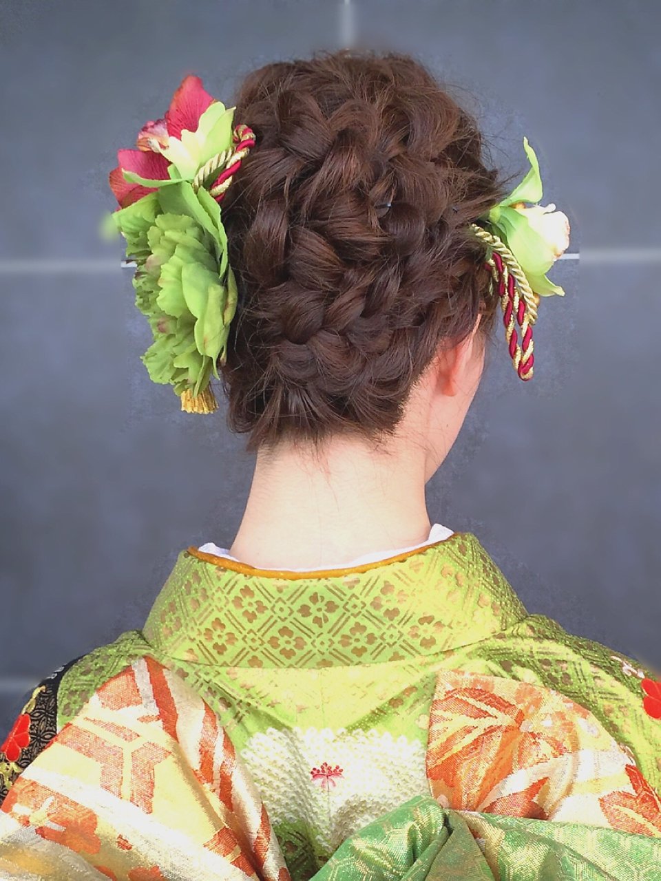 成人式はどんな髪型を楽しむ ミディアム編 振袖によく似合うヘアアレンジ集 ホットペッパービューティーマガジン 成人式はどんな髪型を楽しむ ミディアム編 振袖によく似合うヘアアレンジ集 ホットペッパービューティーマガジン