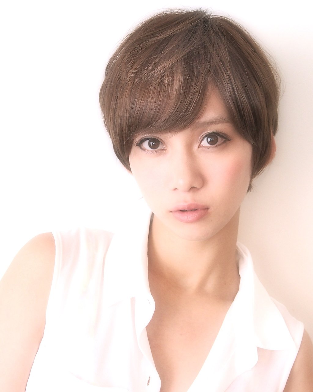 《ELLA》簡単スタイリング☆小顔斜めバングショート