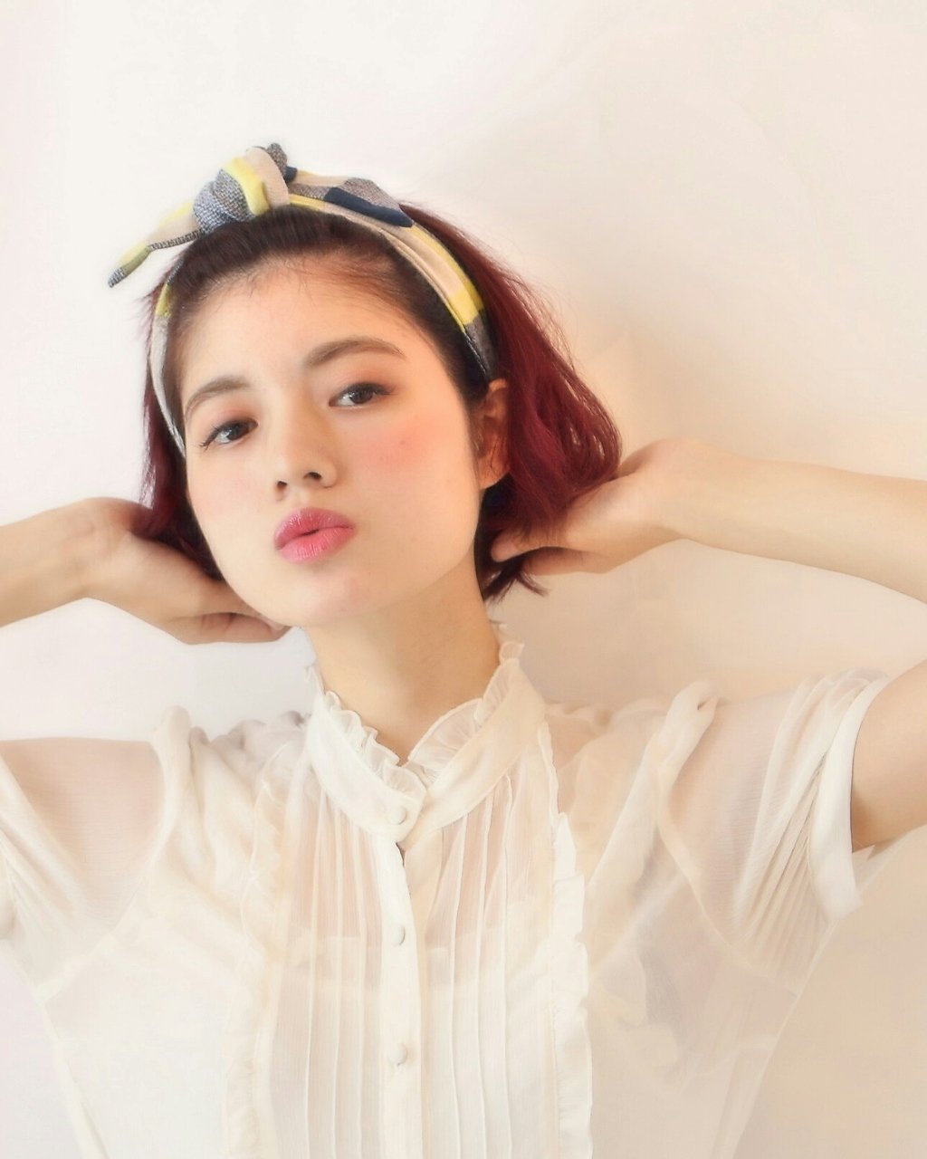 伸ばしかけ前髪×ボブ×ヘアバンド