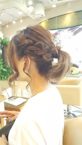 髪型をアレンジで簡単かわいく 今日からできるアレンジをマスターして髪型のバリエーションを増やそう ホットペッパービューティーマガジン