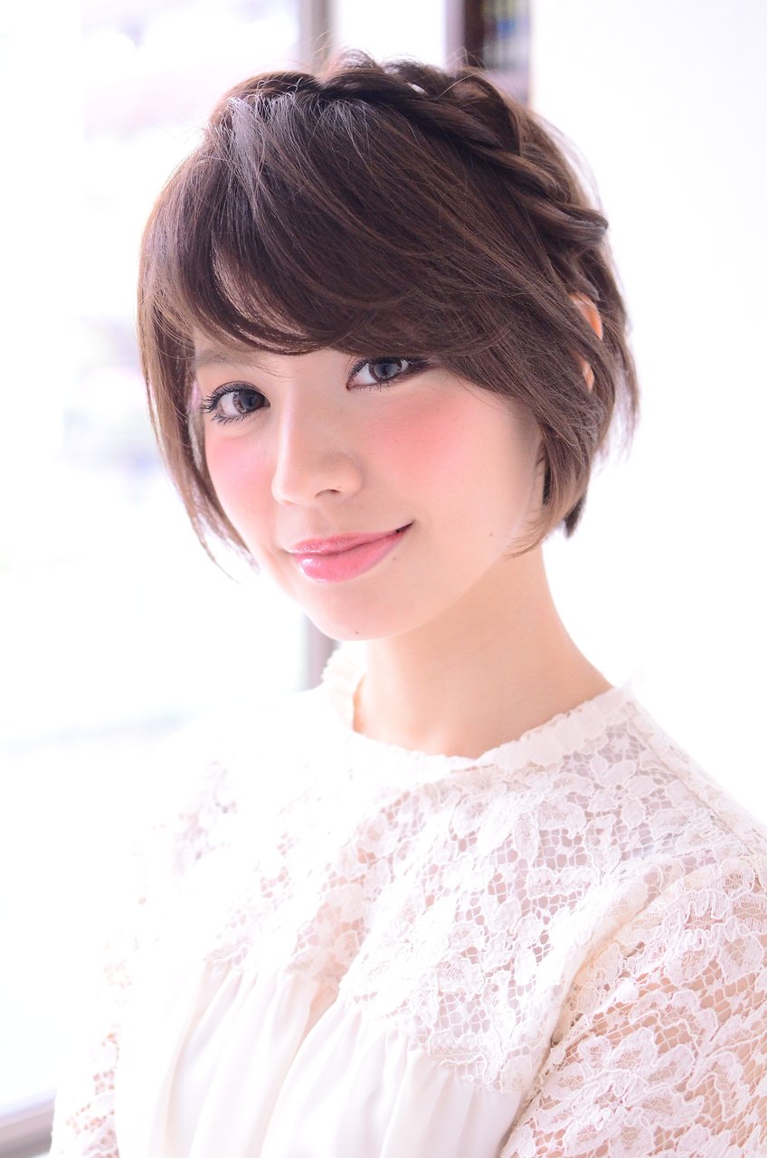 ボブへアを編み込みで可愛くアレンジ 華やかヘアで女子力アップを狙っちゃおう ホットペッパービューティーマガジン ボブへアを編み込みで可愛くアレンジ 華やかヘアで女子力アップを狙っちゃおう ホットペッパービューティーマガジン