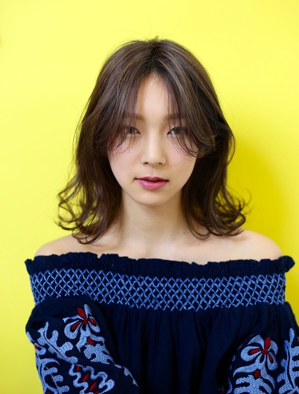 【Maison blanche】　大人カワイイセンター分けアッシュベージュ