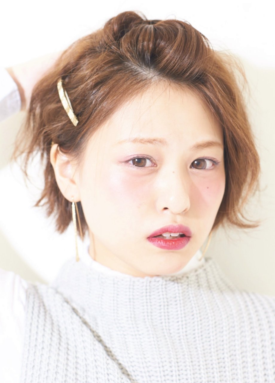 伸ばしかけ前髪もアレンジで可愛く おでこ見せですっきり感アップのおすすめヘアスタイル ホットペッパービューティーマガジン