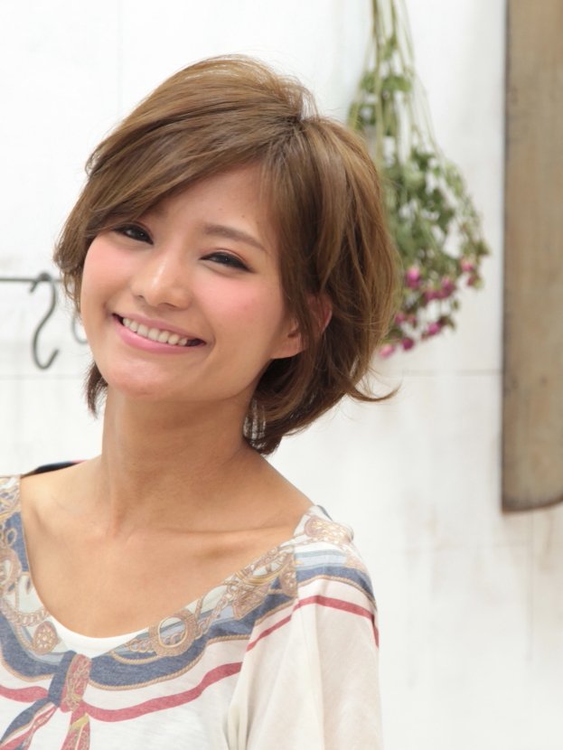 レザーカット で無造作ヘアをゲットしよう メリットやデメリット おすすめのヘアスタイル集も ホットペッパービューティーマガジン レザーカット で無造作ヘアをゲットしよう メリットやデメリット おすすめのヘアスタイル集も ホットペッパービューティーマガジン
