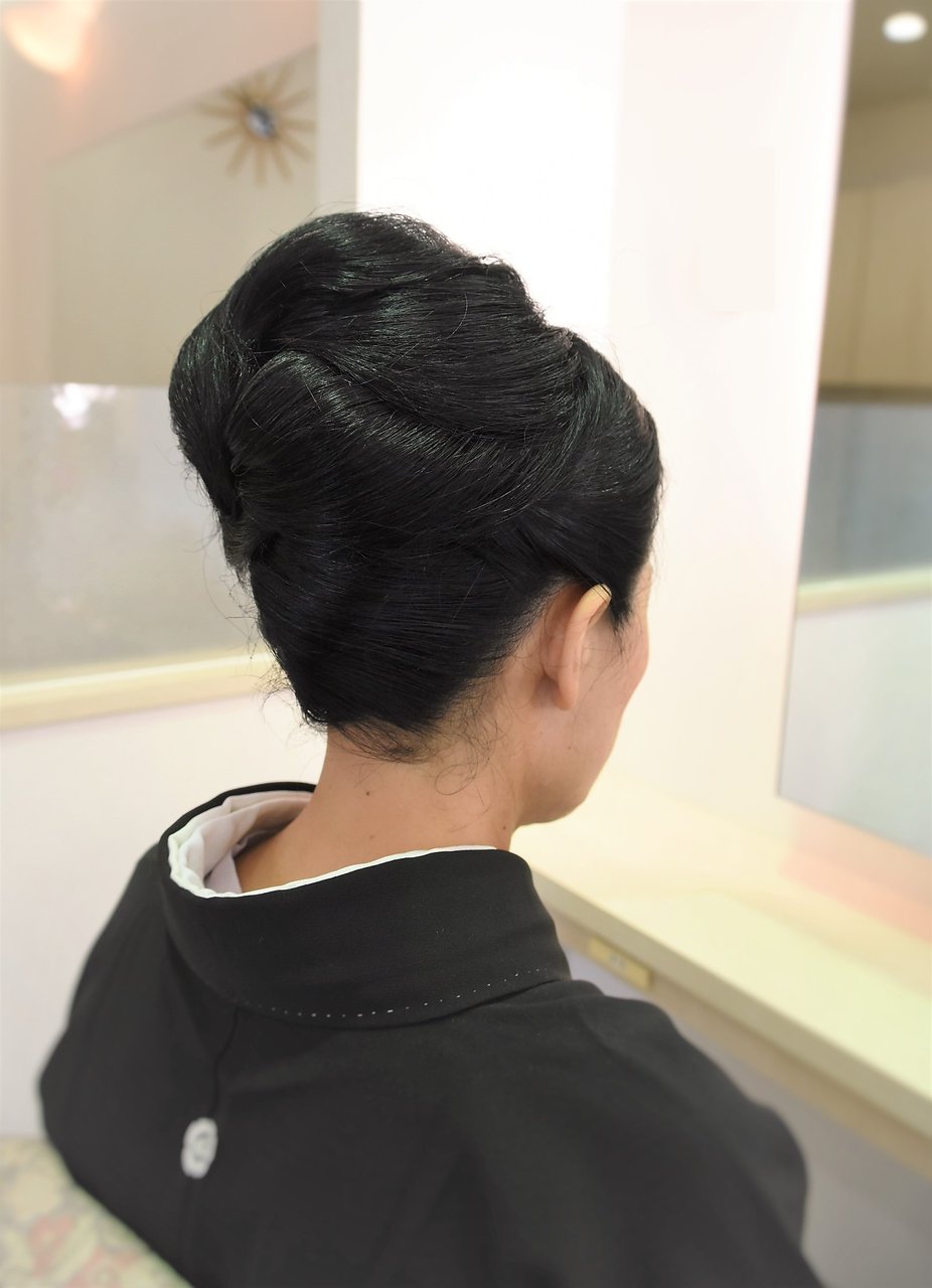 黒留袖 に合わせたい髪型は 特別感たっぷりの気品あふれるヘアアレンジ特集 ホットペッパービューティーマガジン 黒留袖 に合わせたい髪型は 特別感たっぷりの気品あふれるヘアアレンジ特集 ホットペッパービューティーマガジン