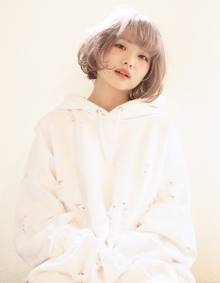 ホワイトラベンダーアッシュのゆるボブ☆