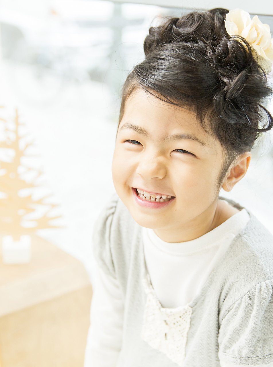 キッズのヘアアレンジ デイリーからお呼ばれまで 女の子がもっとかわいくなれるアレンジ特集 ホットペッパービューティーマガジン