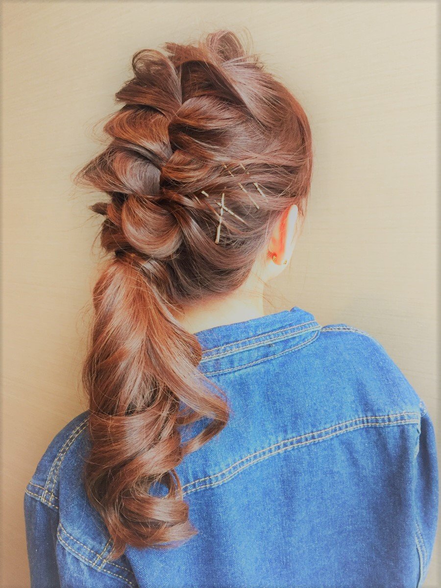 髪型をアレンジでもっと楽しもう セミロングをとびきりかわいくするヘアアレンジ集 ホットペッパービューティーマガジン 髪型をアレンジでもっと楽しもう セミロングをとびきりかわいくするヘアアレンジ集 ホットペッパービューティーマガジン