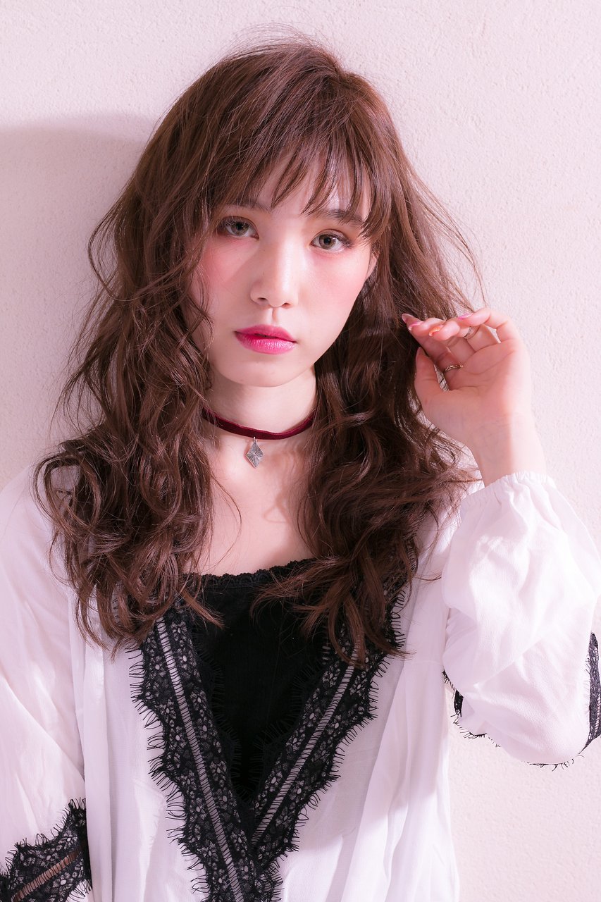 シースルーバング がかわいいヘアスタイル 透け感のある前髪でちょっぴりイメチェンしてみない ホットペッパービューティーマガジン