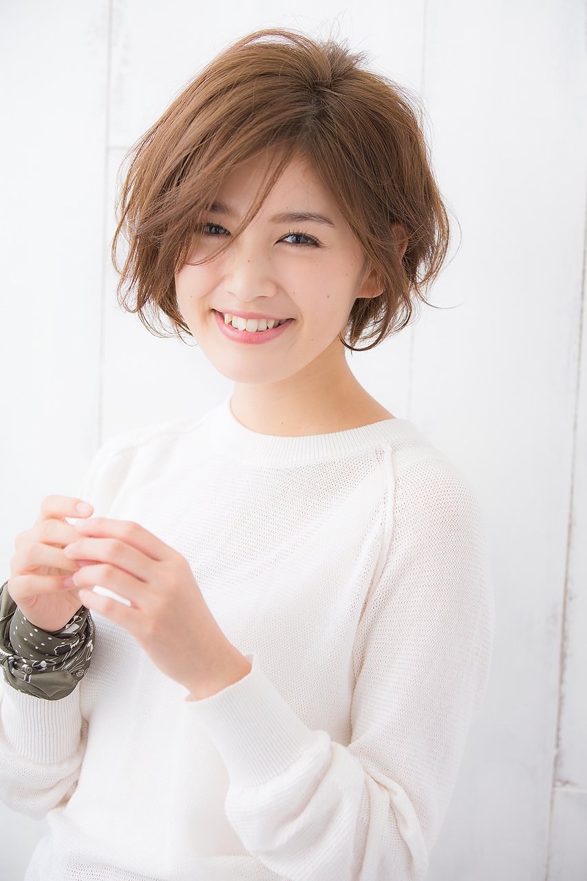 ナチュラルなショートボブで 大人かわいく決めよう こなれ感たっぷりの ショートボブ スタイル集 ホットペッパービューティーマガジン