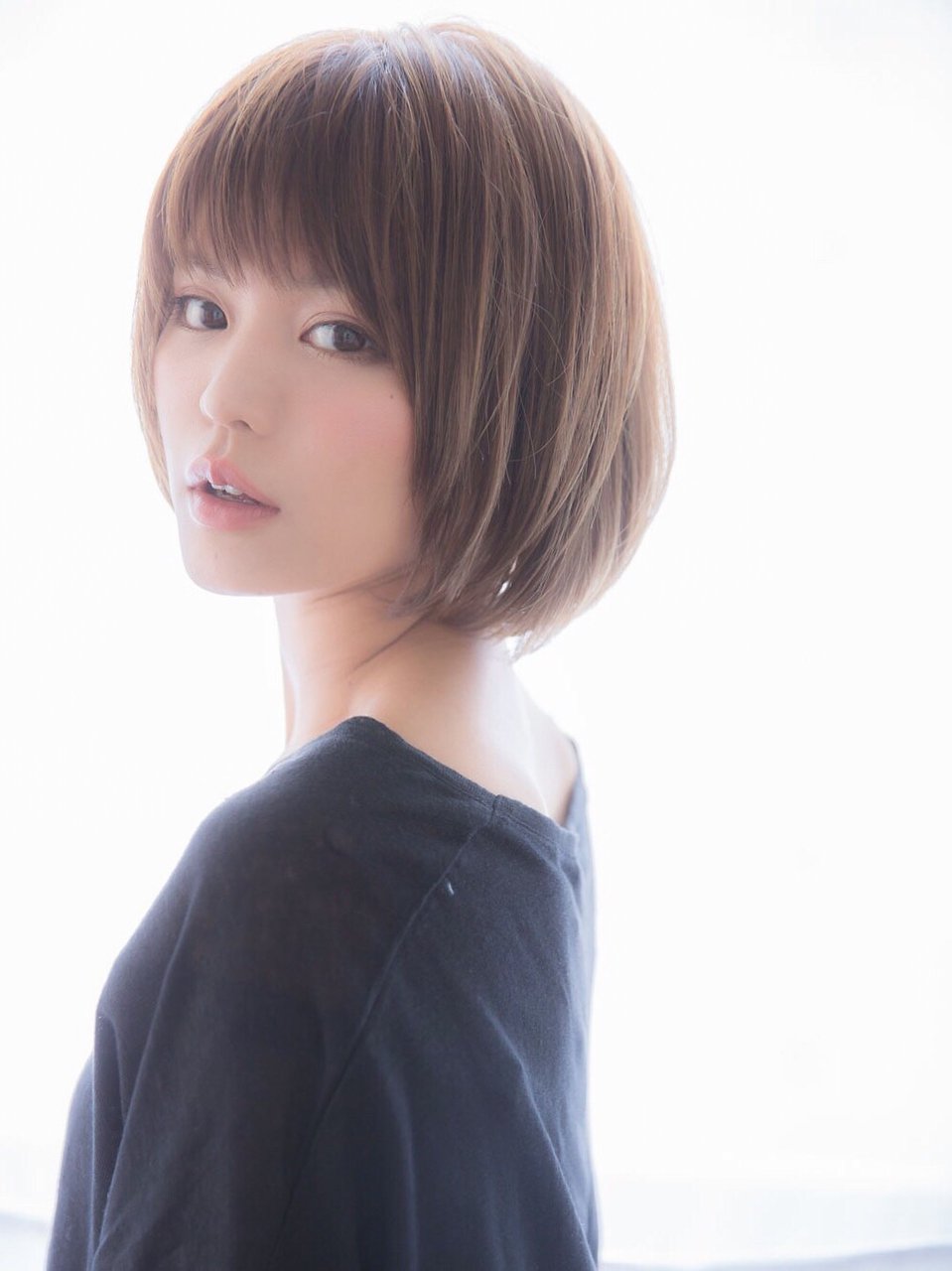 【aRietta】宮脇巧 モーブカラー 伸ばしかけ 前下がり 大人ボブ
