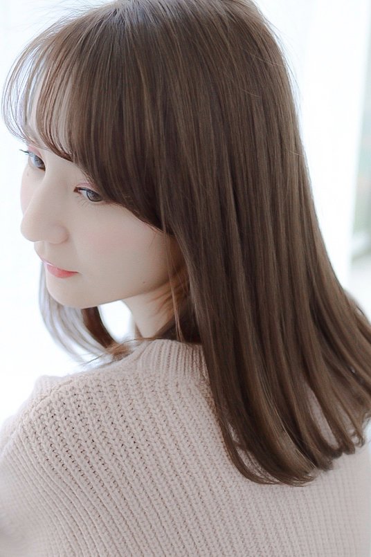 シースルーバング小顔トリートメントふわミディ【vicca萩原】